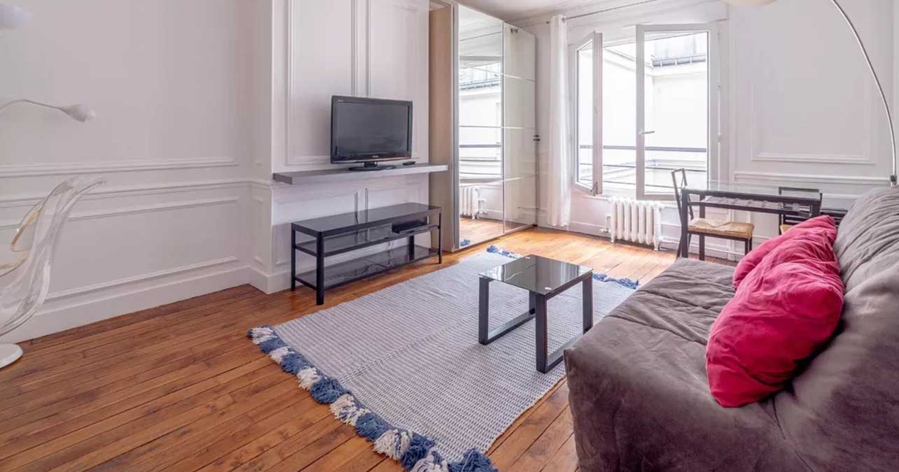 Appartement moderne avec balcon à louer à Masina Télévision